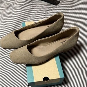 Women’s Tom’s size 9 Briella